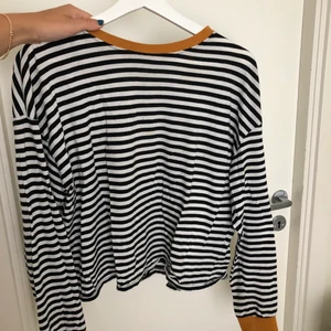 Randig tröja - Tunn långärmad randning tröja