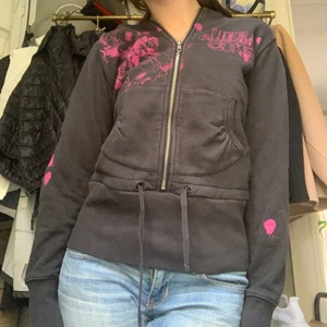 Hoodie  - Skitcool hoodie köpt här men som inte kommer till användning❤️❤️