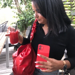 Röd väska  - Fin röd väska från shein 