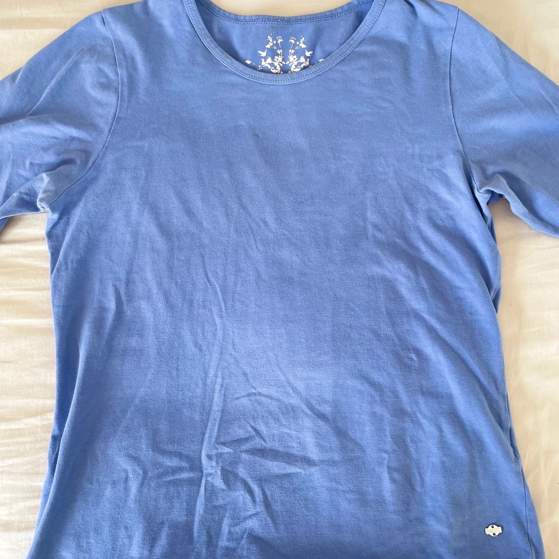 Snygg basic blå tröja 