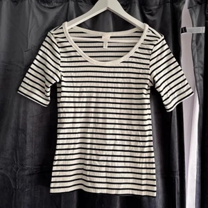 T-shirt Randig - Oanvänd! 