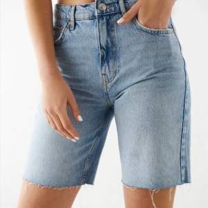 Ett par jätte fina jeans shorts från Gina tricot❤️ 