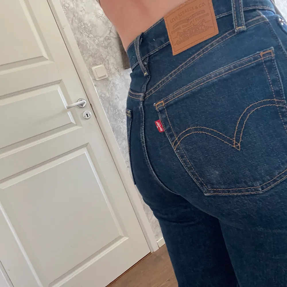 Levis jeans storlek 32❤️‍🔥. Jeans & Byxor.