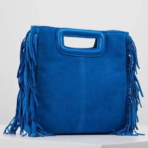 Lägger ut igen pga oseriös köpare!!! Super fin maje väska i snygg blå färg, används inte lika mycket längre så därav säljer jag den, dustbag  osv följer me💕 hör bara av dig om du faktiskt vill köpa✨  Byter inte!!!
