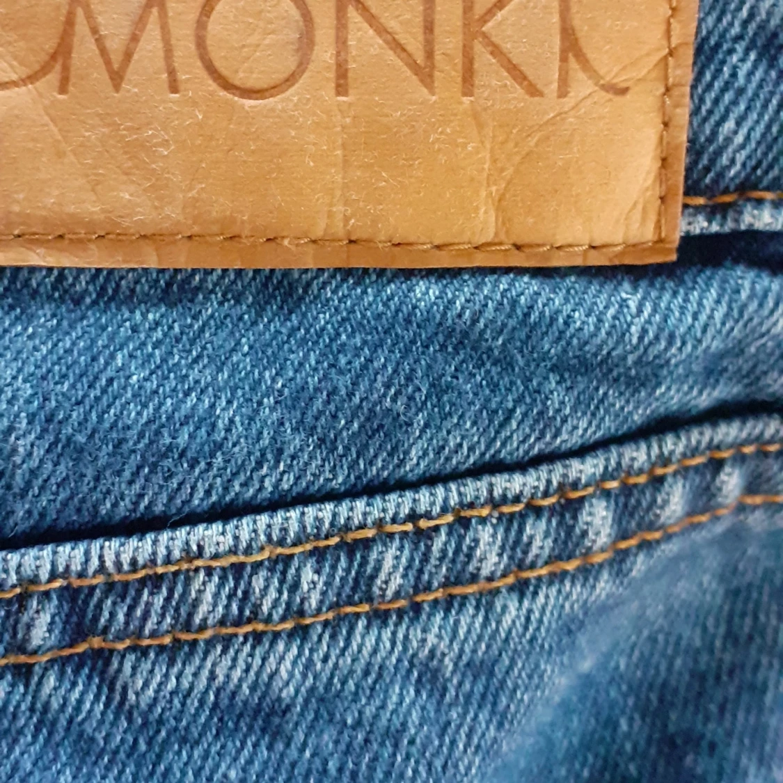 Monki jeans stl 24, modell Yoko - 90