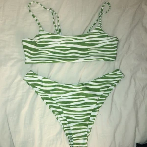 Bikiniset - Helt oanvänt och nytt bikiniset från Shein i storlek M men den är som en 36/38. 