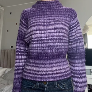 Lila tjocktröja  - Lila tjocktröja från zara i strl s. 💗