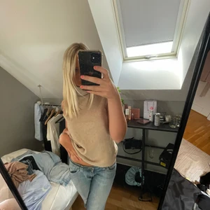 polo från zara - skittsnygg tröja från zara. har dock ingen användning för den, använd ca 2 gånger!!💌