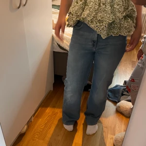 Mid Rise jeans - Så fina jeans med medellåg midja💕 från Carin wester💓 långa i benen❣️❣️