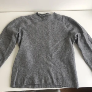 Tröja Weekday - Hål i armhålan, se bild 3