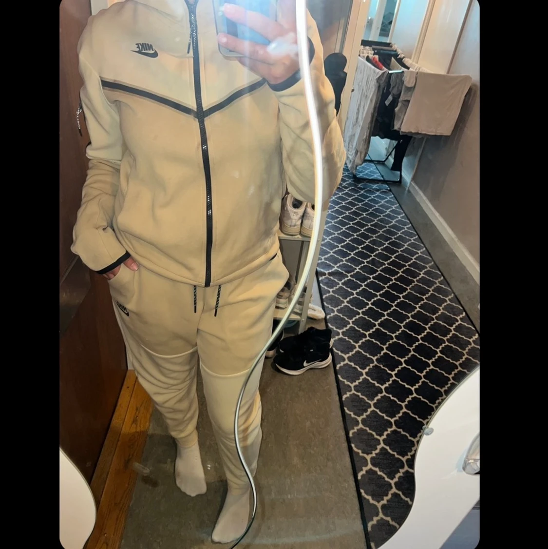 Beige nike tech fleece - 90