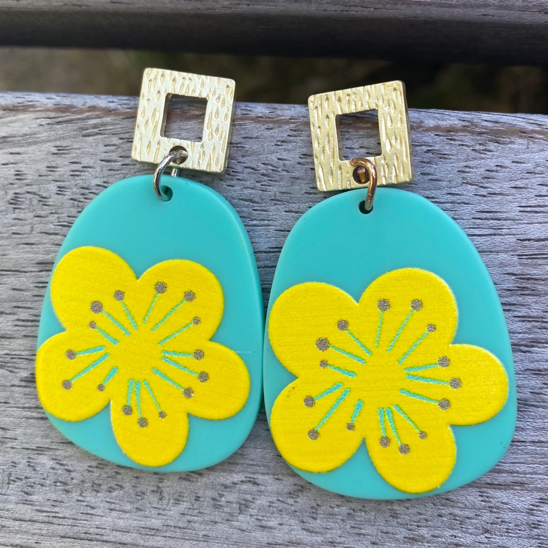 Blommiga örhängen 💛