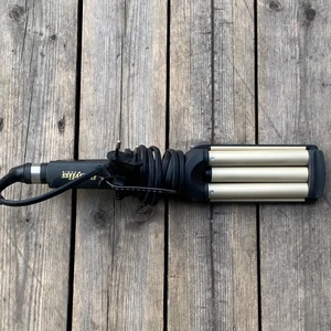 BABYLISS VÅGTÅNG - Vågtång från Babyliss, endast använd 2 gånger. Därav i nyskick.