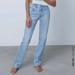 Intressekoll  - Intressekoll på dessa fina mid Rise jeans från zara, använda endast en gång, säljer pga de är för stora. Slutsålda. Kontakta mig för bilder