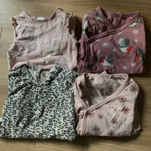 4 bodys strl.62 - Säljer 4 stycken bodys i fina skick, alla storlek 62. Kan fraktas om köparen står för frakten🌸