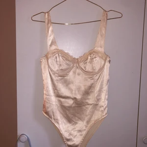 Zara body - Zara body strl S beige