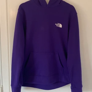 The North Face hoodie strl M/S - The North Face hoodie strl M (passar även strl S). Kan diskutera om priset. Köparen betalar frakten.