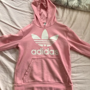 Adidas hoodie - Rosa adidas hoodie som inte blivit använd mycket