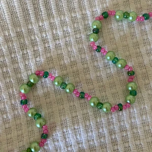 Halsband  - Handgjort smycke vars storlek kan anpassas efter kunds önskemål 🌸🌸🌸 …kund står för frakt