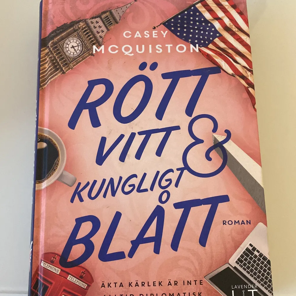 Säljer min bok jag köpt den är på svenska. Övrigt.
