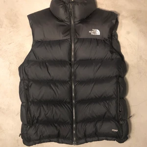 The north face väst - Väldigt bra skick, den snygga modellen som är svår att få tag i.