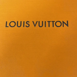 Plånbok  - Aldrig använd - kan vara kopia men väldigt lik min egna som är original 