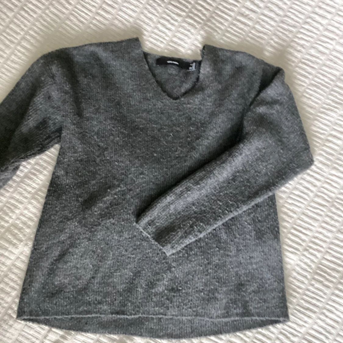 Grå stickad tröja  - 90