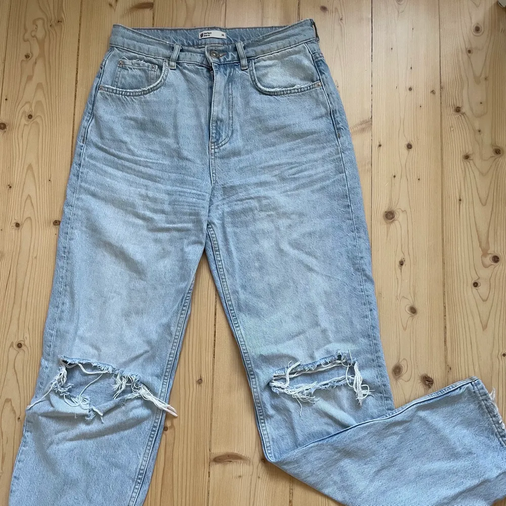 Fina jeans från gina tricot som inte kommer till användning längre   Frakt 79kr. Jeans & Byxor.