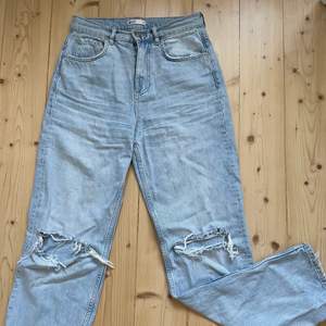 Fina jeans från gina tricot som inte kommer till användning längre   Frakt 79kr