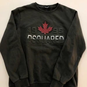 dsquared2 - Fint skick Storlek S