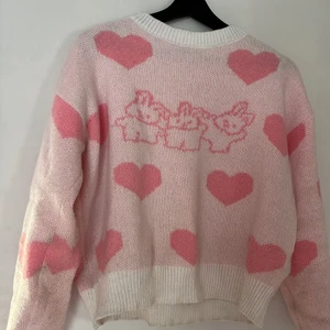 Stickad tröja - Stickad tröja köpt på Shein. Använd 1 gång. Frakt tillkommer📦