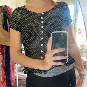 Söt topp - Knappblus topp i mesh, 