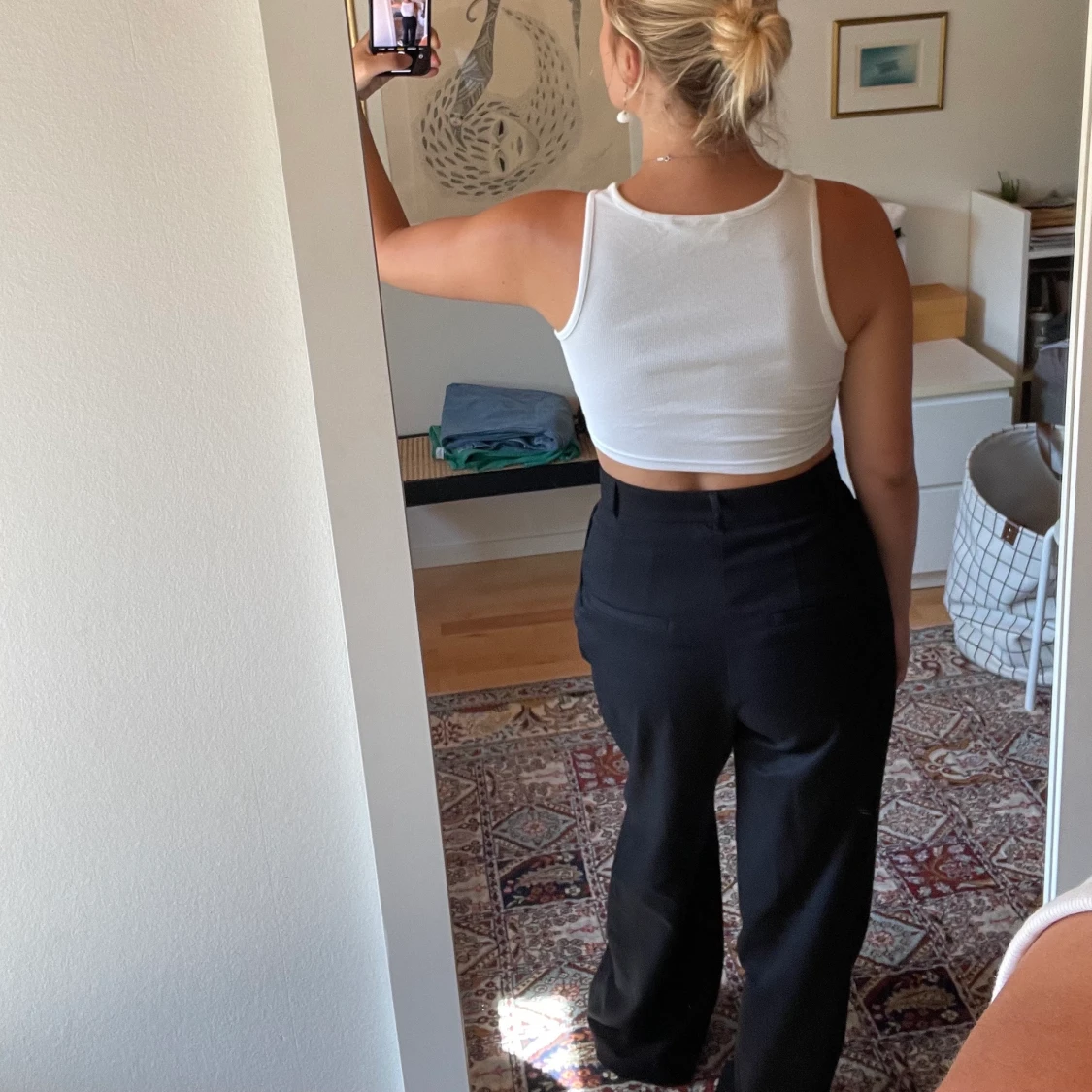 Svarta kostymbyxor från monki  - 90