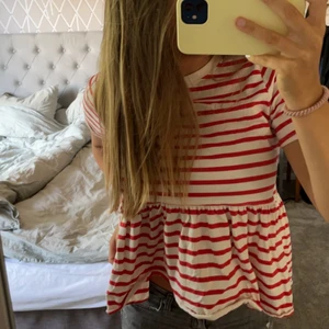 Randig tröja zara  - Fin tröja i bra skick, använd fåtal gånger                                  