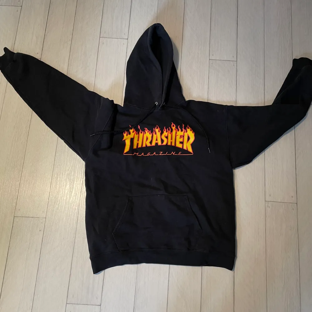 Säljer thraserhoodie! Storlek M. Använt skick men inga fel.. Hoodies.