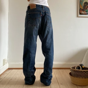 Baggy levis jeans - Feta baggy jeans från levis👌väldigt långa på mig som är 175 cm! Skriv privat för mått❤️