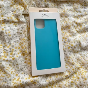 Mobilskal iPhone 11/XR - Blått mobilskal för iPhone 11/XR. Råkade köpa fel modell så därför säljer jag den här💙