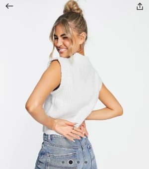 Tröja - Mysig stickad väst från ASOS storlek S , snygg med en skjorta under 😍  Original pris 200