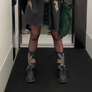 England boots!!!  - UNION JACK boots så tuffa!!! Bra skick, väldigt sköna. Inköpta i England för ett år sedan på en retro butik 