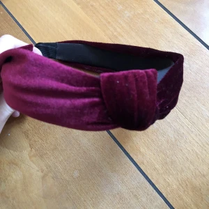 Diadem - Rött diadem! 