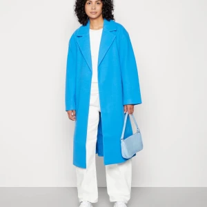 Oanvänd kappa  - Superfin kappa från Gina Tricot, IRMELIN COAT. Nypris 699kr jag säljer för 350kr!  Kan skicka mer bilder om så önskas