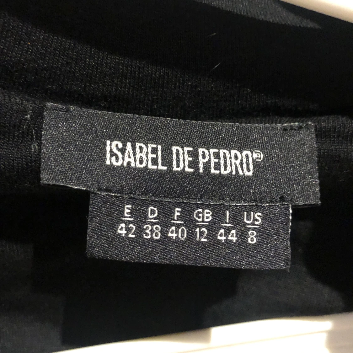 Svart klänning med trenchcoat vibes💕 - 90