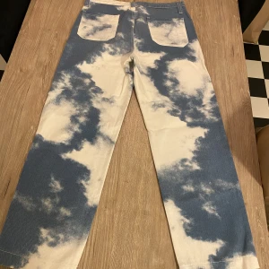 Denim - Helt orörda och ASballa Denims från Jaded London. Skate fit. Passar någon som är längre 