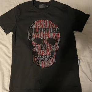 Philipp Plein t-shirt - Skick 10/10 Storlek M Jag är 185 och väger 70kg Kontakta mig för mer info