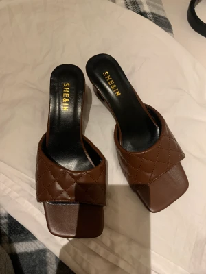 klackar  - jätte fina, aldrig kommit till någon användning, från shein, köpta för 239