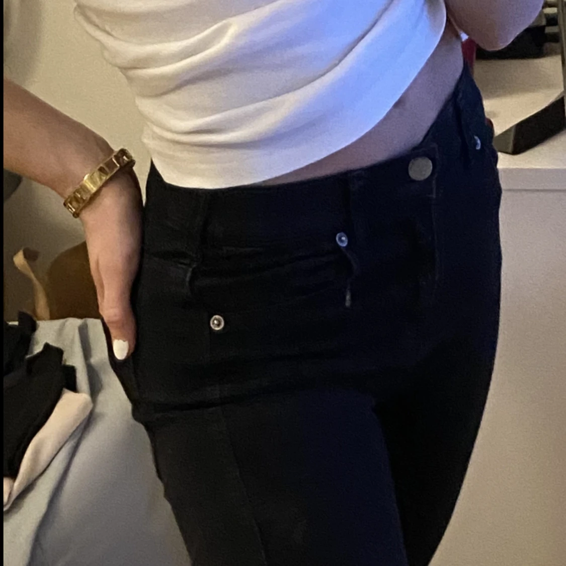 Svarta low waist boot cut jeans!😍 - 91