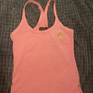 Topp - Aldrig använt den Storlek xs Möts upp i sthlm💓💓