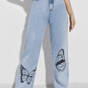 Byxor  - Helt ny köpte den från shein men den var alldeles för stor. 82 i midjan!!