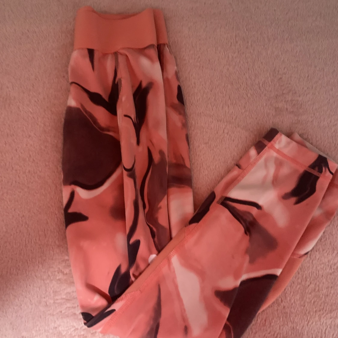 Ett pyjamas- gympa sett.  - 91