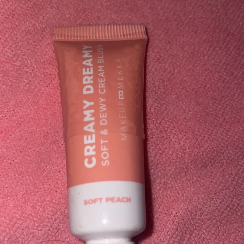 Cream bluch från mekupmekka  I färgen soft peach  9ml Endast testad . Övrigt.